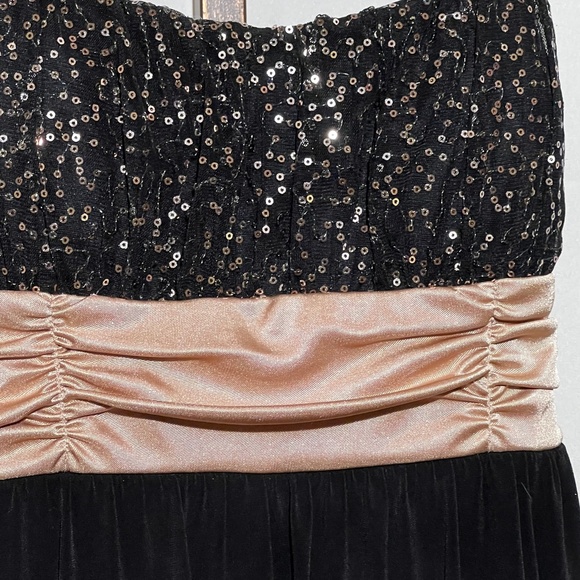 I.N.  San Francisco black party or evening dress  size medium - Picture 2 of 4